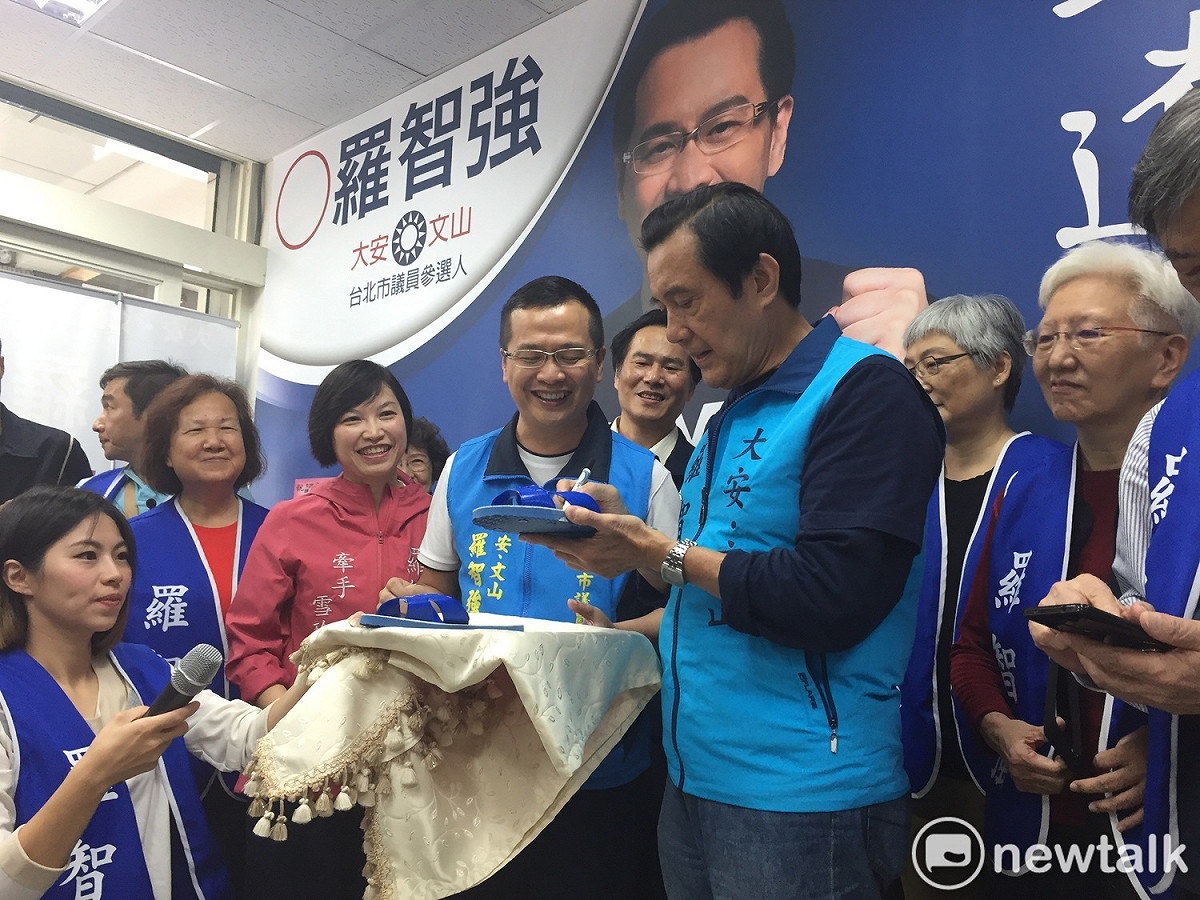 前總統馬英九今天替台北市議員候選人羅智強站台助選。 圖：趙婉淳／攝