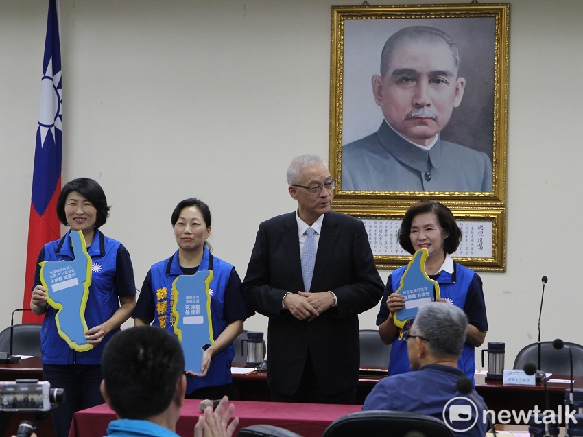國民黨中常會今天開回黨中央，替宜花東「花木蘭連線」助選造勢。 圖：趙婉淳／攝