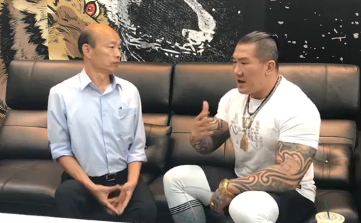 高雄等了這麼多年才有衛武營國家藝術文化中心，可說是遲來的正義，但卻被與韓國瑜一搭一唱的館長譏為「乞丐會看歌劇嗎?」 圖：翻攝韓國瑜臉書