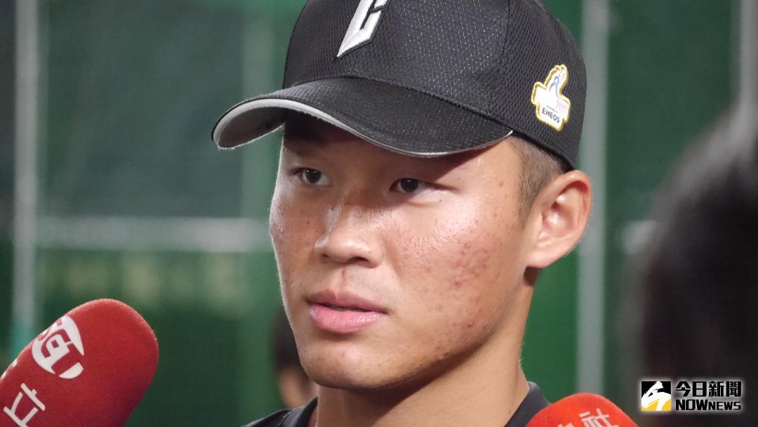 王柏融的實力如何？這位25歲，連續2年打擊率4成以上，拿過打擊三冠王，年度MVP，甚至是新人王的超級球星，早就是美日職棒各球團鎖定的對象。