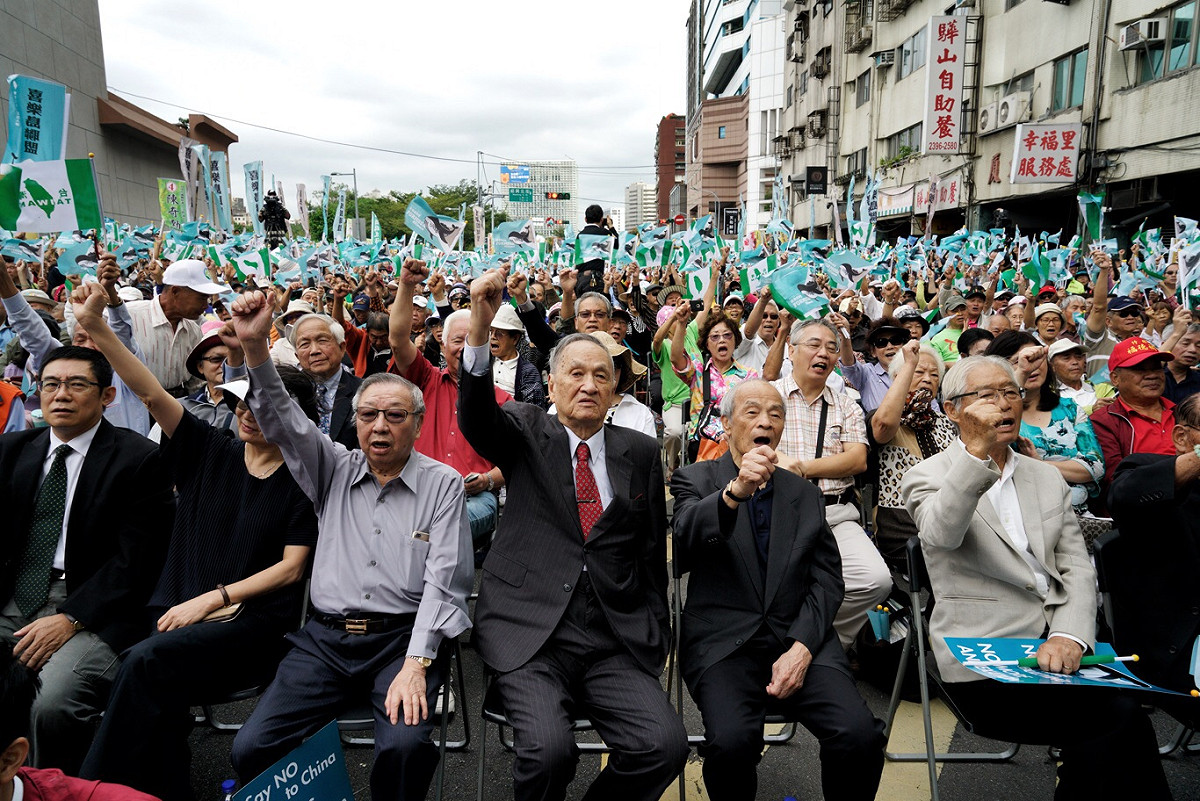 喜樂島這次發起的活動，獲得兩位前總統、多位前行政院長，以及多個在野黨和本土社團支持。 圖：張良一/攝