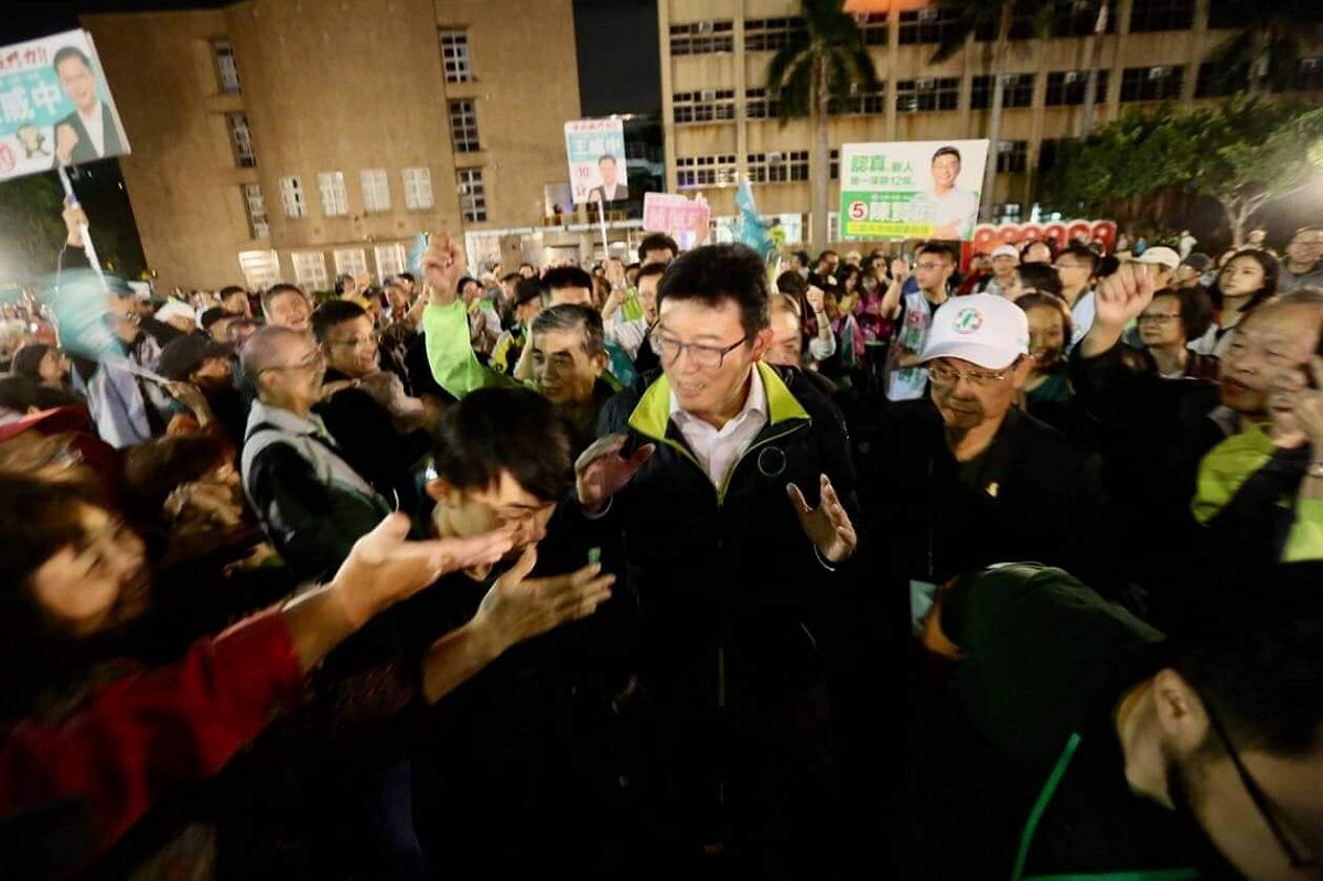 蔡英文表示，姚文智在爭取市長的過程上受到大家不看好，但相信有市民的支持、越走越能堅定意志。她稱讚姚文智近來不斷拜訪基層，頻率多到大家到菜市場都可能會遇到。 圖：姚文智競選辦公室/提供