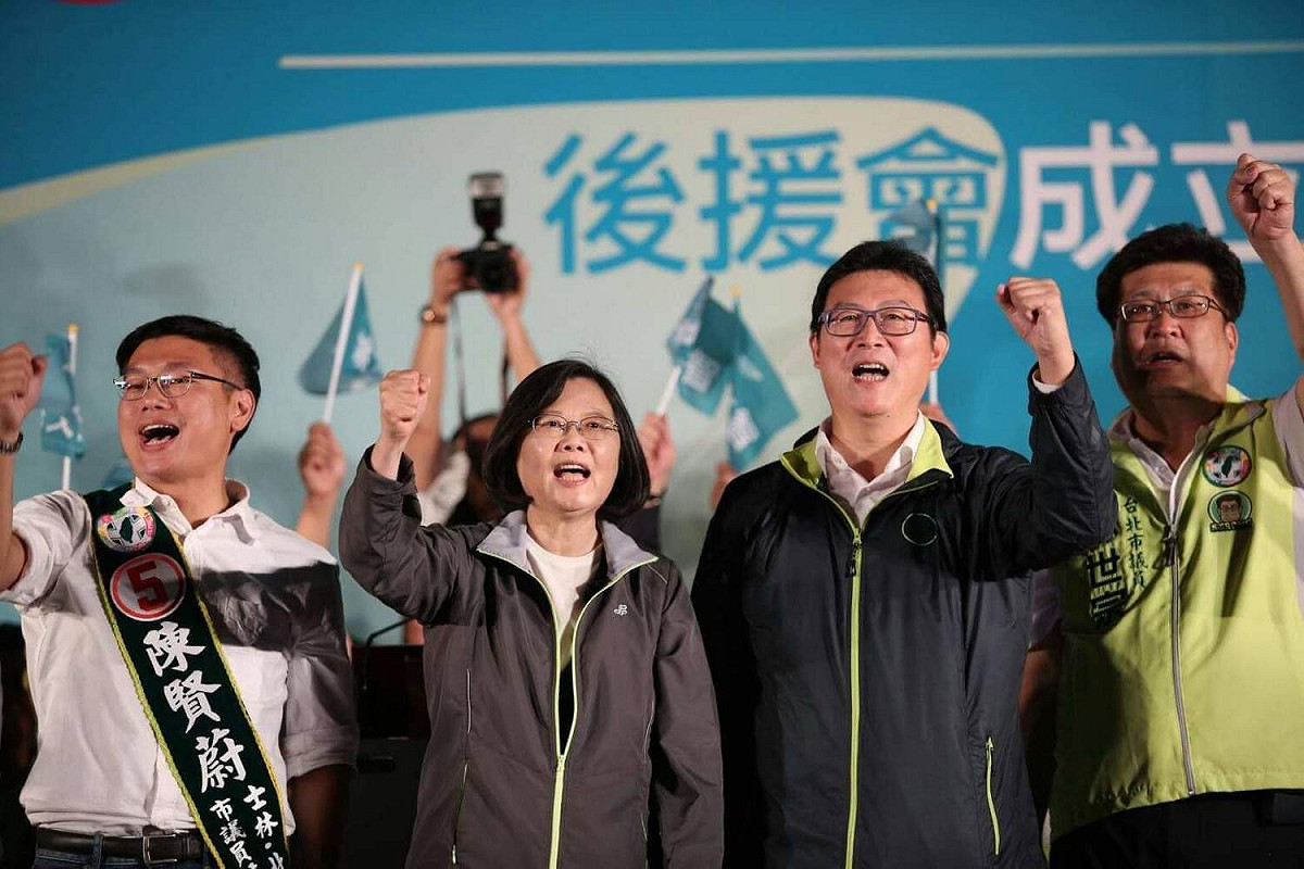 蔡英文致詞時表示，姚文智是民進黨「青壯世代」最好的人才，替大家服務、替台北市打拚。她相信台北市民，一定有看到姚文智的打拚，給認真的姚文智，來擔台北市這個重擔，讓姚文智來做，他一定是最好的市長。 圖：民進黨/提供