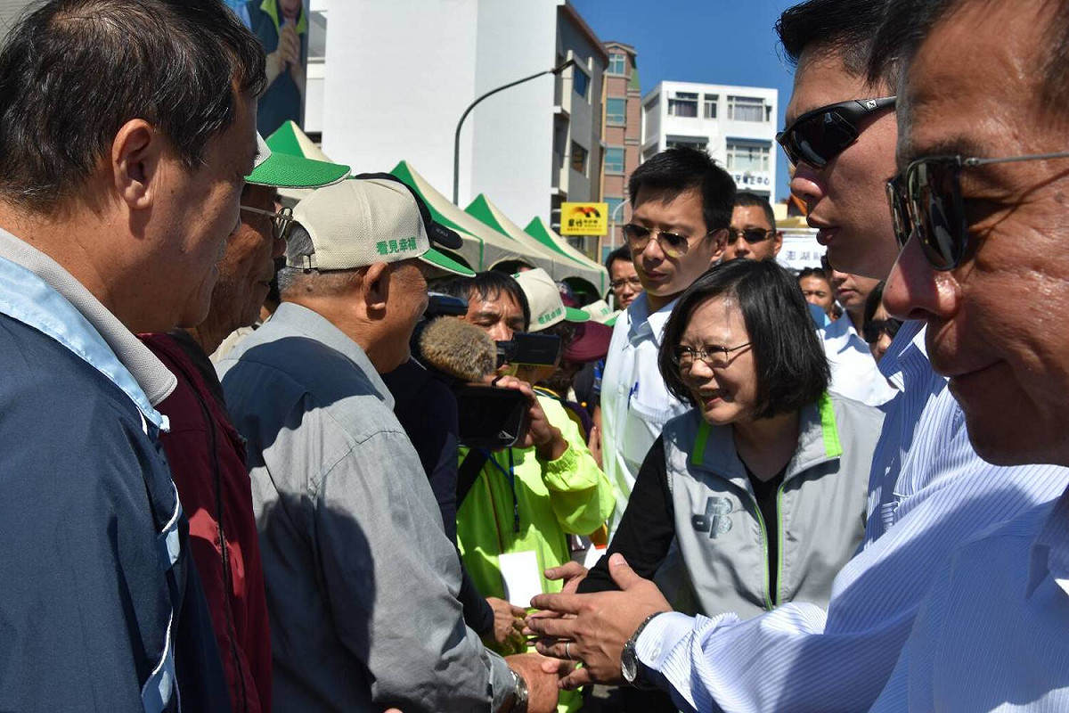 總統蔡英文今 (21) 天到澎湖為現任澎湖縣長陳光復助選。 圖：民進黨/提供