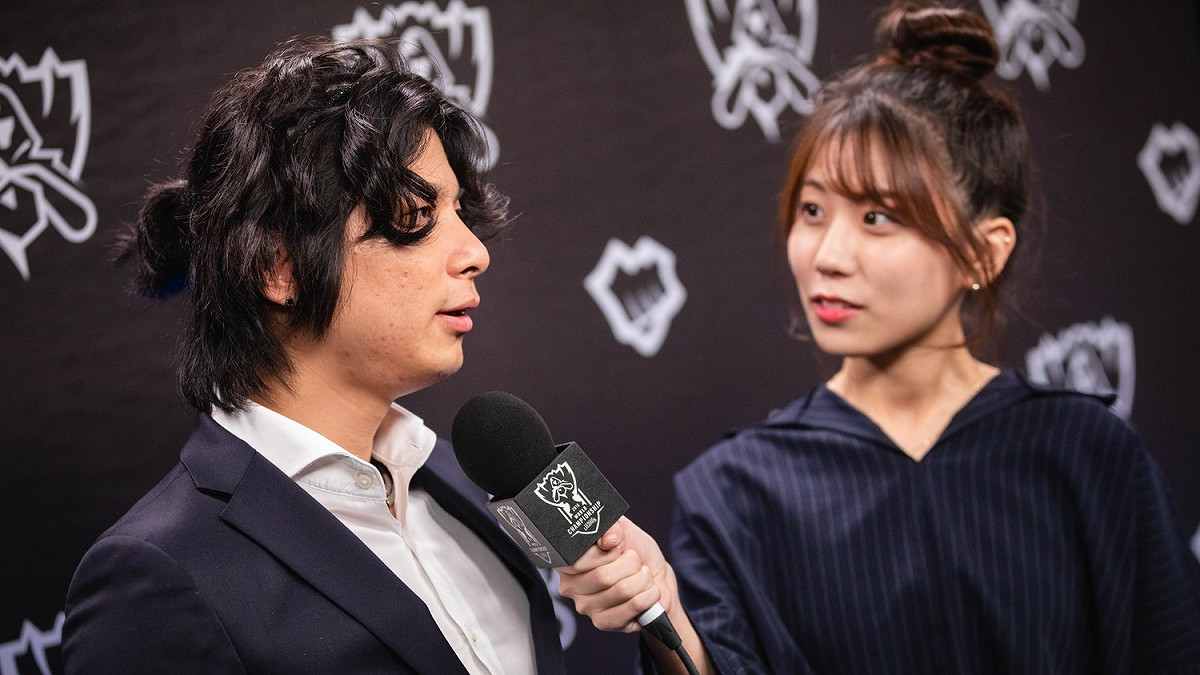 C9教練Reapered（左）接受外媒Inven訪問。 圖：翻攝LoL Esports flickr