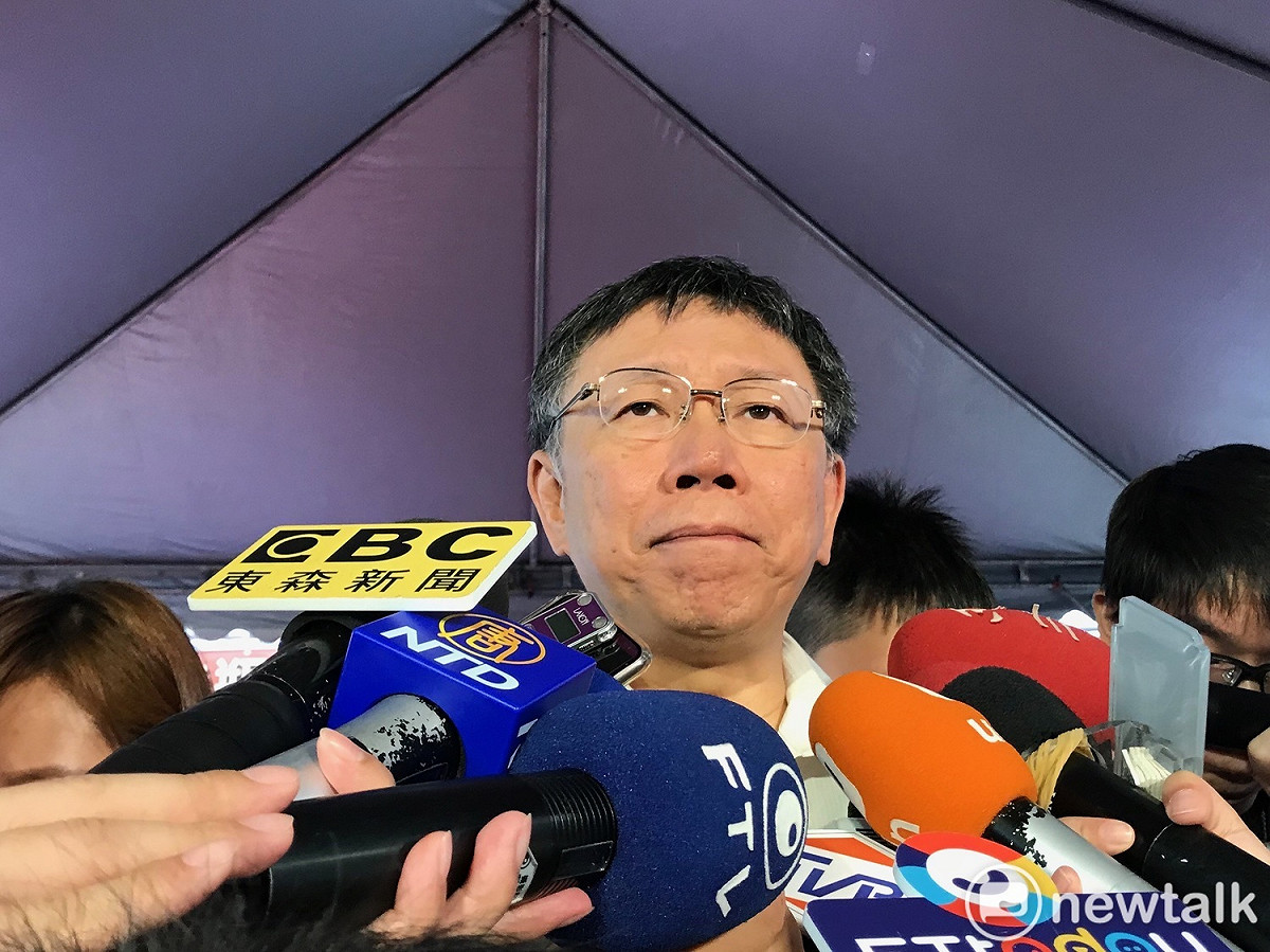 前台北市長郝龍斌批台北市長柯文哲「無恥」，柯文哲今重申，不管是比發包的數量、工程量，他4年任期是郝8年的好幾倍，隨後又說「唉！算了，認真做就好，不想去什麼口水戰」。 圖：周煊惠 / 攝