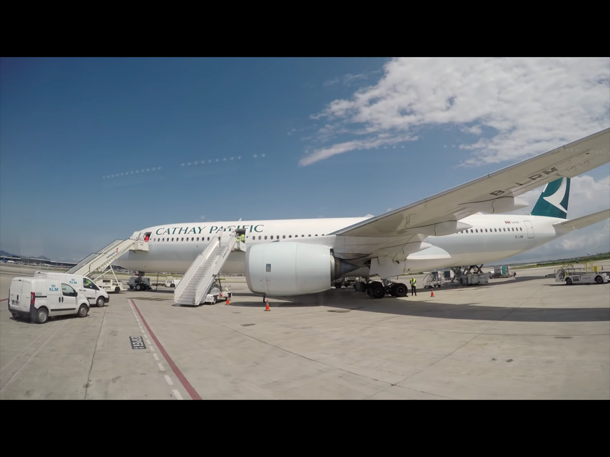 國泰航空公司表示，86萬筆護照號碼、約24萬5000筆香港身份證號碼、403筆逾期信用卡號、27筆不含安全碼（CVV）的信用卡號外洩。 圖：翻攝自Youtube