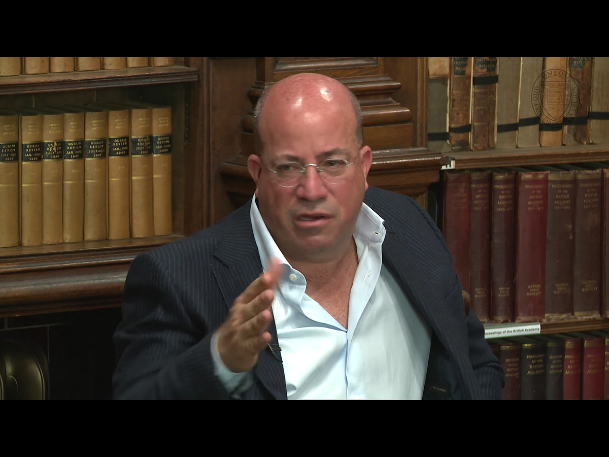 朱克（Jeff Zucker）說：「白宮對於他們持續攻擊媒體的嚴重性完全而且徹底缺乏理解。」 圖：翻攝自Youtube