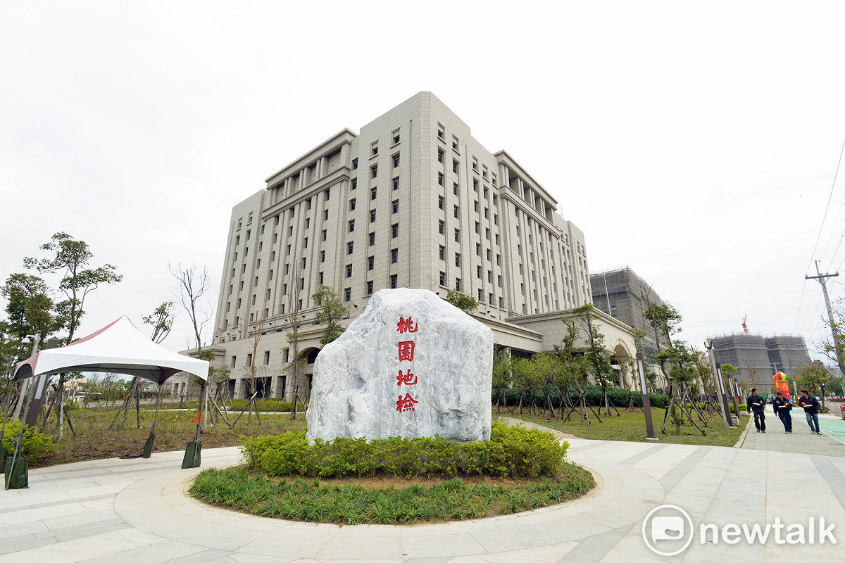 桃園今傳出首件賄選案，無黨籍桃園區市議員洪姓候選人涉嫌以贈送白米方式行賄，檢方偵訊認定罪嫌重大，諭令以50萬元交保。 圖：林昀真／攝