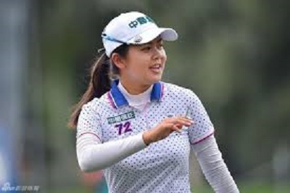 旅美高球女將徐薇淩今天在LPGA台灣錦標賽以兩輪共135桿，從首輪並列第4，衝上第一名。資料照片。 圖 : 翻攝自sports.sina.com.cn