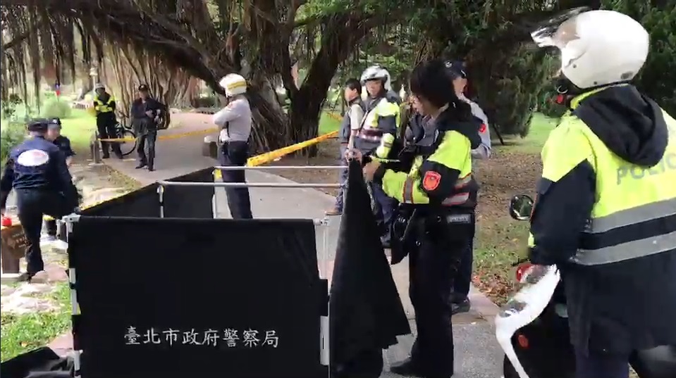 台大校園內的醉月湖，今晨獲報有浮屍。