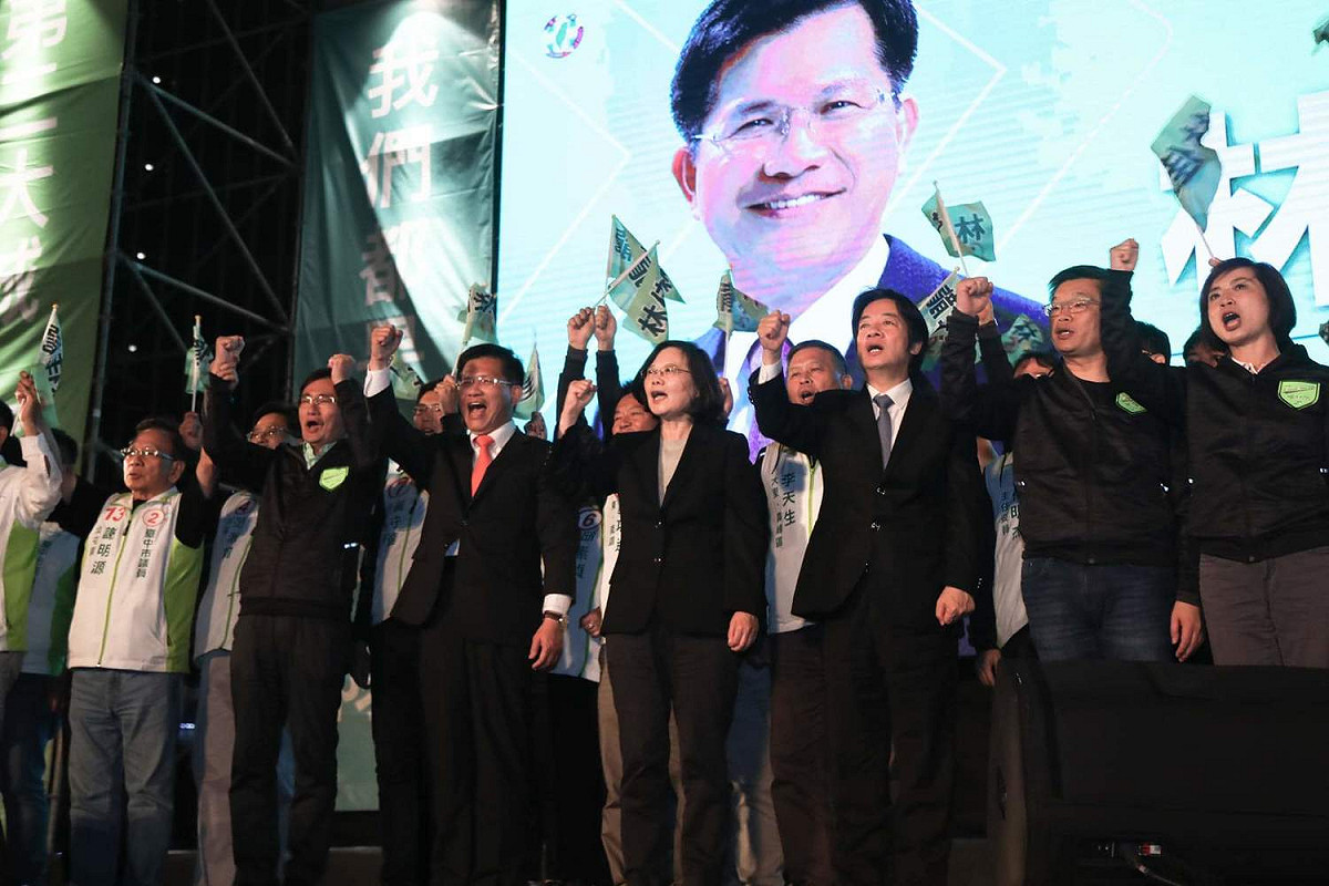 九合一選舉，總統蔡英文、行政院長賴清德及立法委員等為林佳龍站台。 圖：民進黨中央黨部提供（資料畫面）