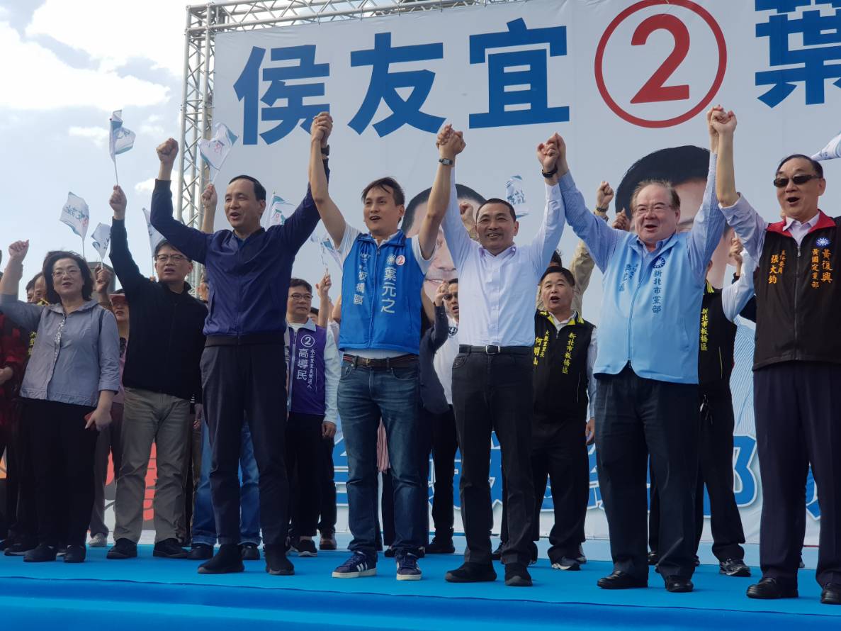朱立倫、侯友宜為市府前副發言人葉元之輔選，朱還說「我最大的心願，就是葉元之當選！」 圖：葉元之選辦提供