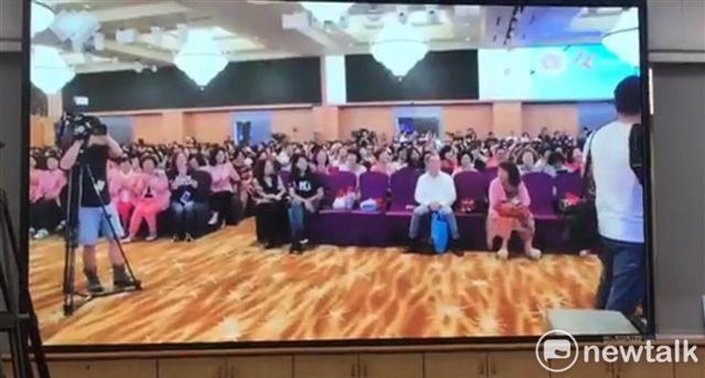 高雄市婦女會指綠委邱議瑩以「你要你的老婆讓韓國瑜睡一晚，當成是你提供了工作機會之後的報酬嗎？」，根本就是醜化、抹黑。 圖 : 金名/攝