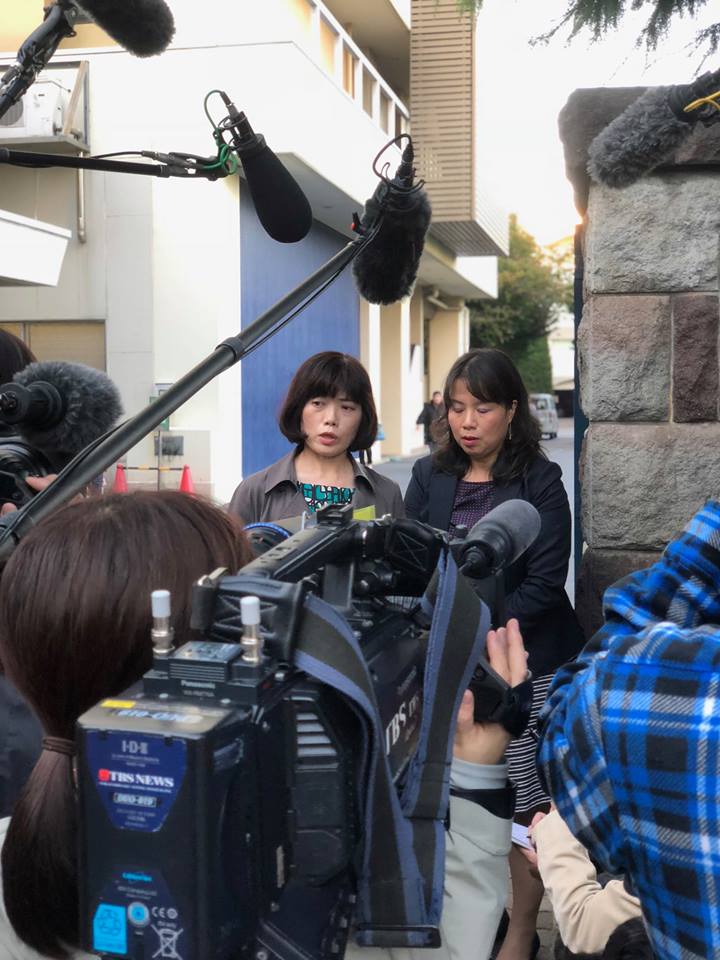 日本東京醫科大學日前爆發女性考生一律先行扣分的醜聞。今( 29 )日有24名落榜的女性，共同向校方索賠770萬日圓。 圖：翻攝医学部入試における女性差別対策弁護団臉書