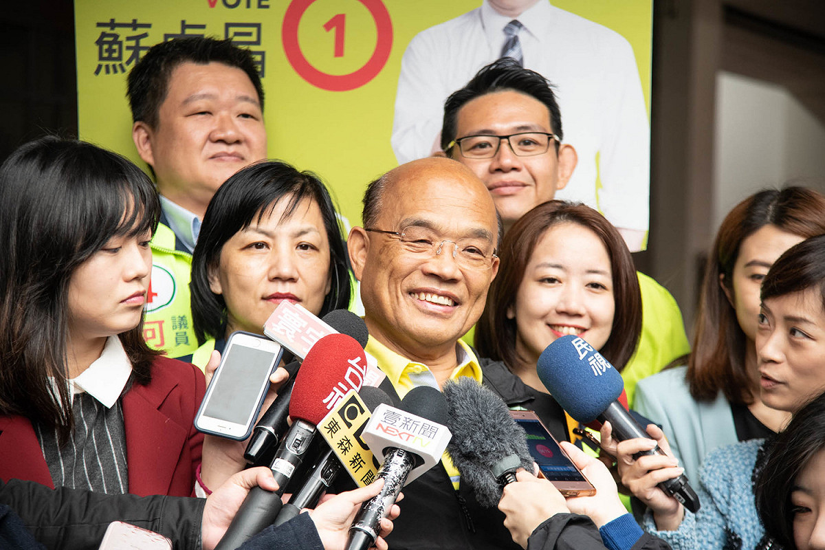 蘇貞昌批評侯友宜鑽法律漏洞避繳房屋稅的作法，「這種玩法的人，怎麼可以執法呢？所以我一定不會用他。」  圖：蘇貞昌競選辦公室／提供