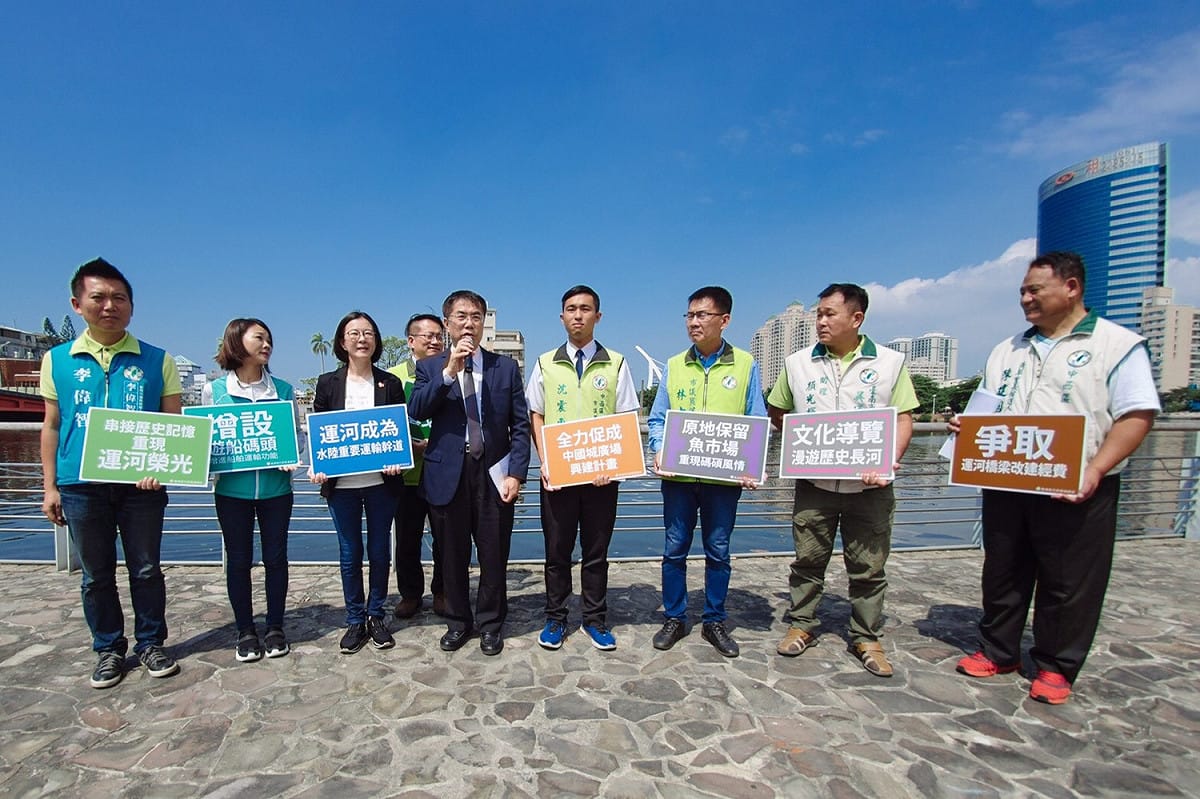 民進黨台南市長候選人黃偉哲表示，舊魚市場會在他推出的「運河珍珠」計畫中扮演重要角色，讓舊魚市場成為台南運河的起點。 圖：黃博郎/攝