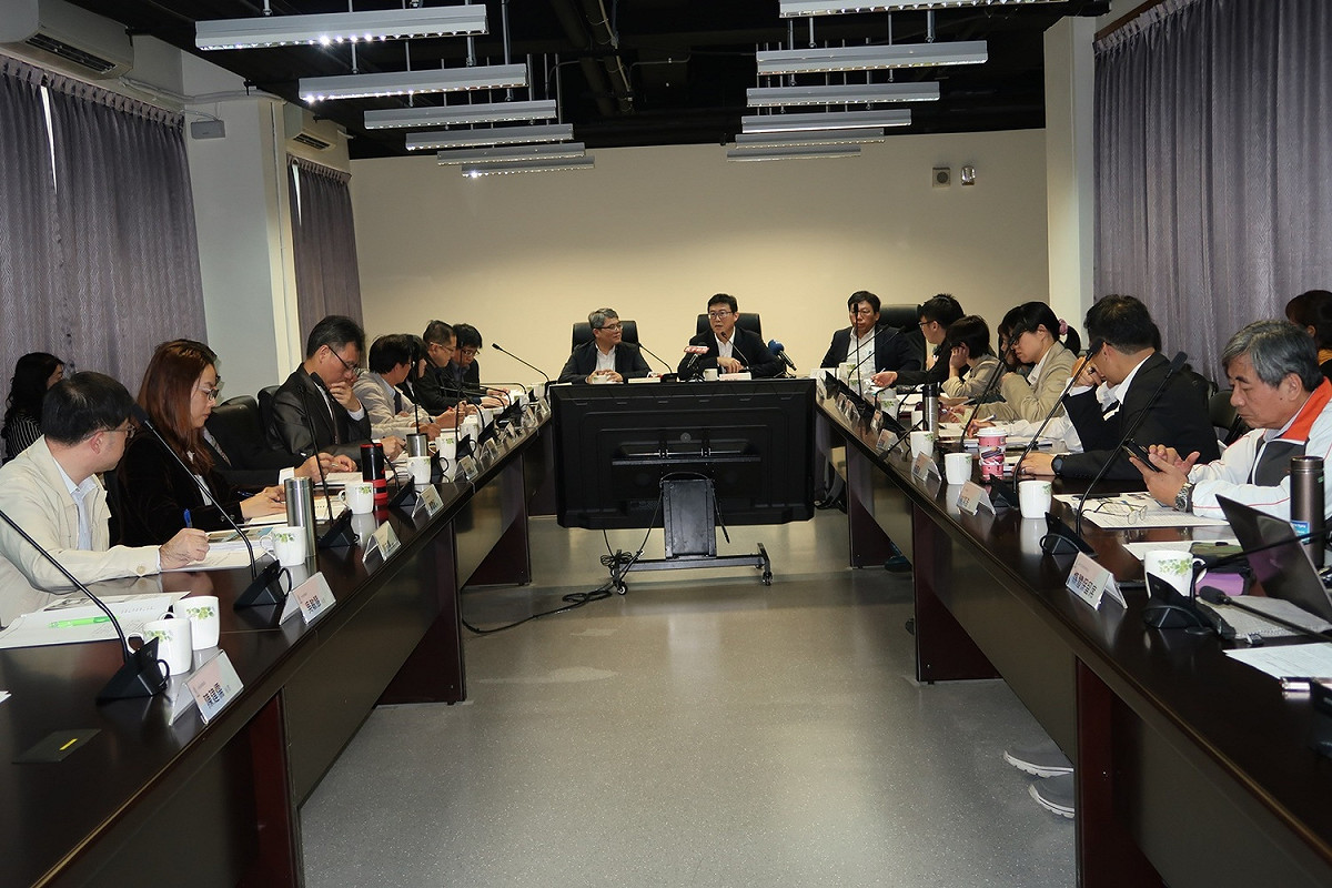 國家都更中心1日大陣仗接待立委姚文智考察。 圖：林朝億/攝