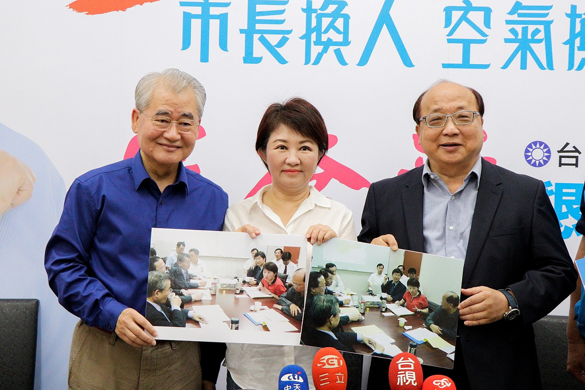 盧秀燕日前公布她立委任內爭取交通建設的政績。 圖：盧秀燕競選總部/提供