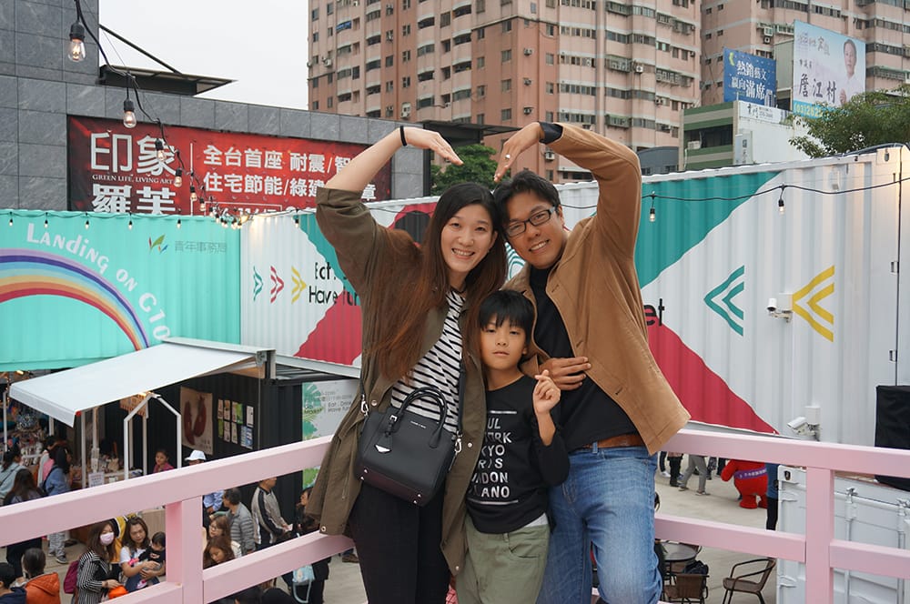 G10！Go貨櫃市集除了吸引網美，許多親子也一起來同樂。 圖：陳沛婍／攝影