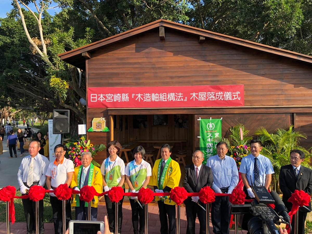 花博豐原葫蘆墩第五區「小木屋」，展現純正木屋打造工法。 台中市政府/提供