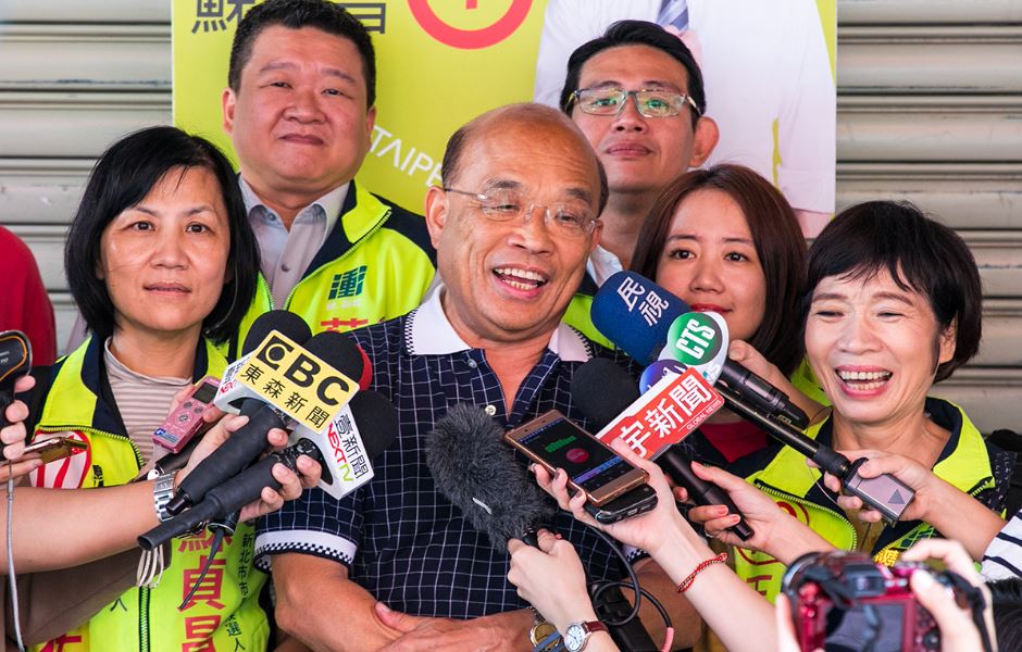 蘇貞昌說侯友宜像「NPC」，只會講一句話來回應議題，閃躲辯論。 圖：蘇貞昌競選辦公室／提供