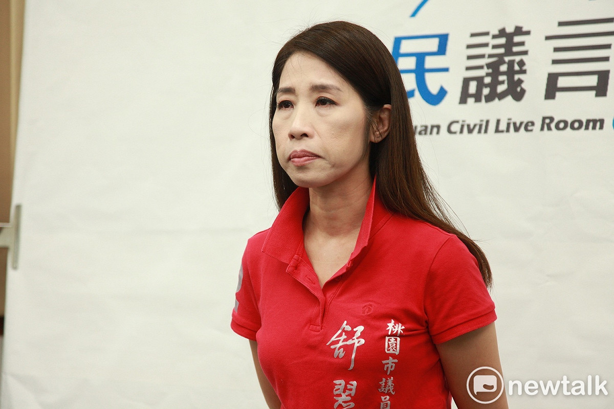 舒翠玲今親上火線，為自己情緒失控鞠躬道歉。 圖：林昀真／攝