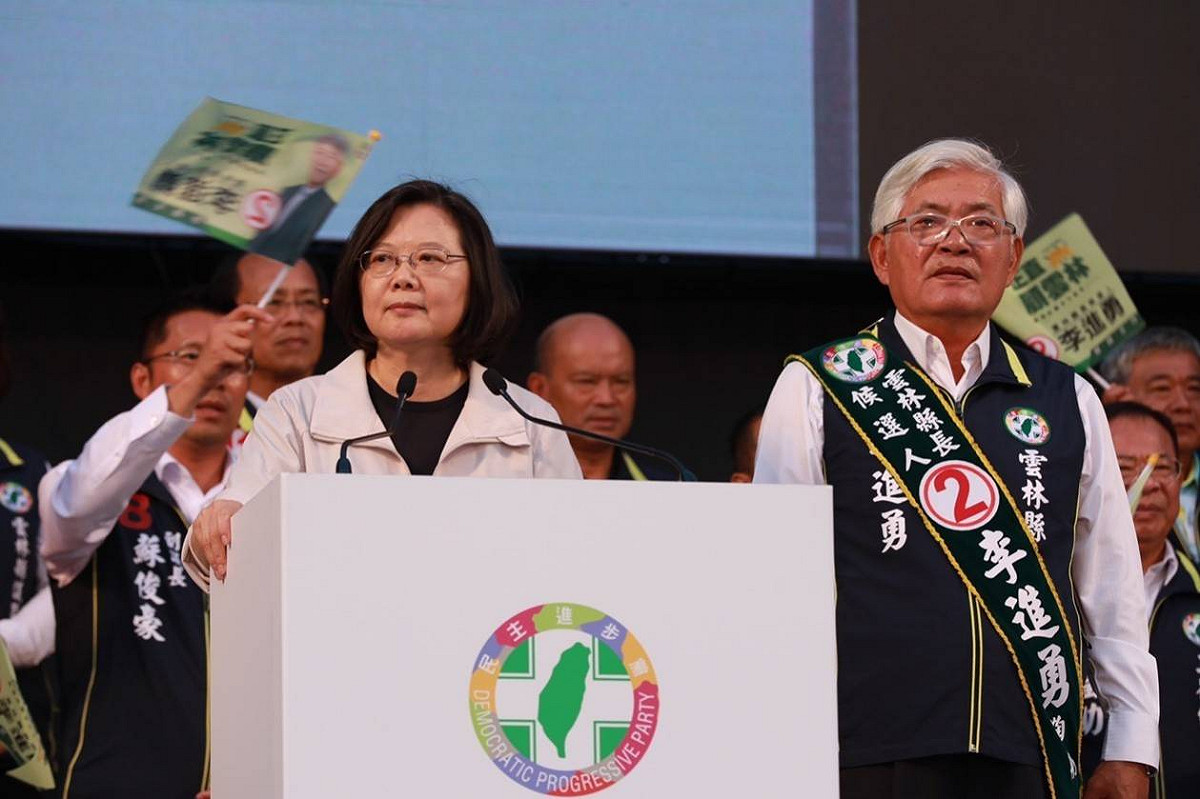 蔡英文表示，民進黨執政雲林後脫離黑金政治，帶來的種種改變是不爭的事實，希望大家繼續支持李進勇連任。 圖：李進勇競選辦公室提供