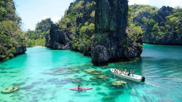 菲律賓總統杜特蒂最近警告巴拉旺島（Palawan）旅遊業者，妥善保護島上環境，以免面臨像長灘島一樣的「封島」命運。 圖 : 翻攝自irisakimura.pixnet.net