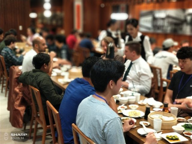 主辦單位表示，此舉可讓各國來賓對台灣有更深的認識，同時藉機行銷台灣好玩、好吃及友善的民風。 圖：金名/攝