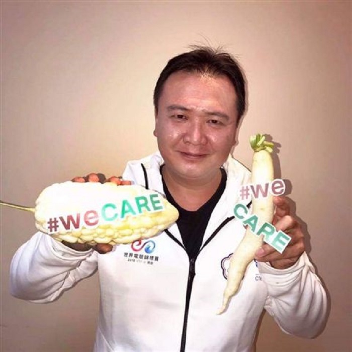 高雄市代理市長許立明在臉書上宣告1117響應we CARE上街頭捍衛高雄價值。 圖：翻攝許立明臉書
