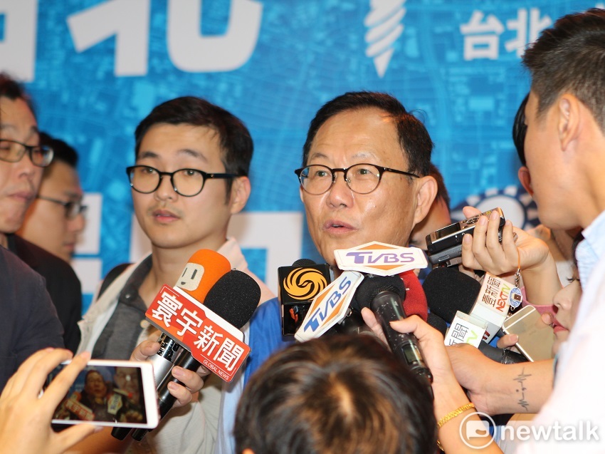 丁守中會後接受媒體訪問。 圖：趙婉淳／攝