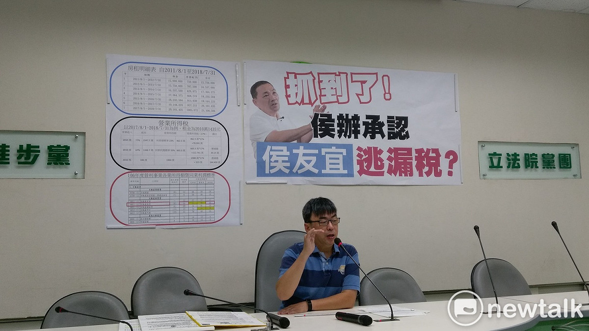 段宜康在記者會上提出質疑。 圖：陳佩君／攝