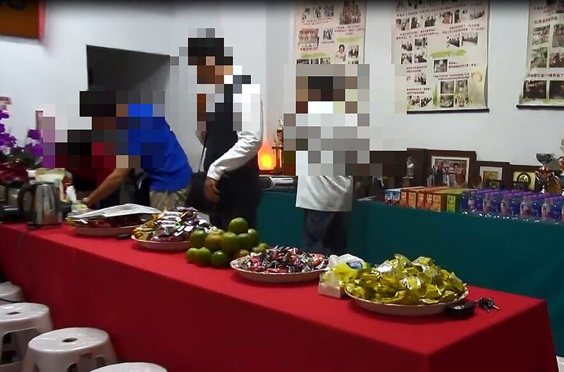 嘉義地檢署查獲幽靈人口賄選案，吳姓里長候選人及妻子涉嫌將蘇姓友人等14人戶籍虛偽遷移至該里。 圖 : 中央社