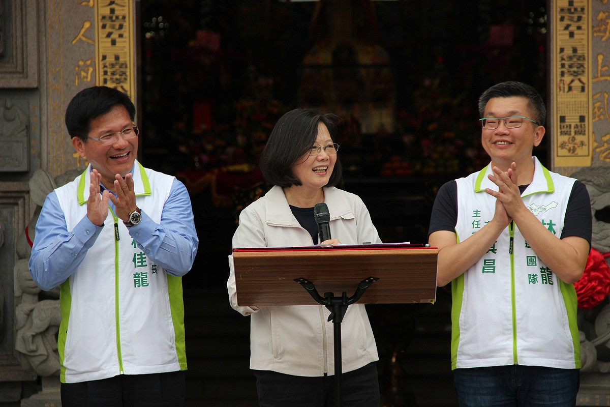 總統蔡英文今（18）天專程到台中為市長候選人林佳龍輔選。 圖：民進黨／提供