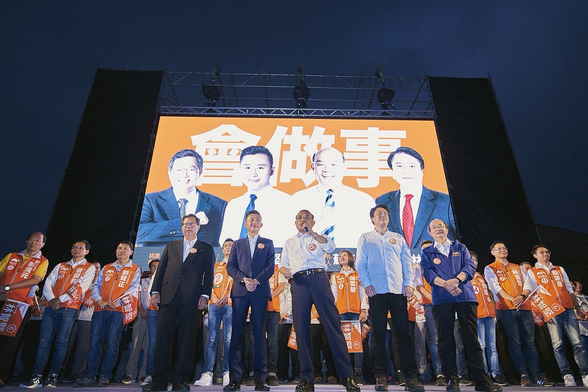 「香山大團結—會做事連線」大會下午於香山舊牛埔夜市盛大展開。 圖：林智堅競辦提供