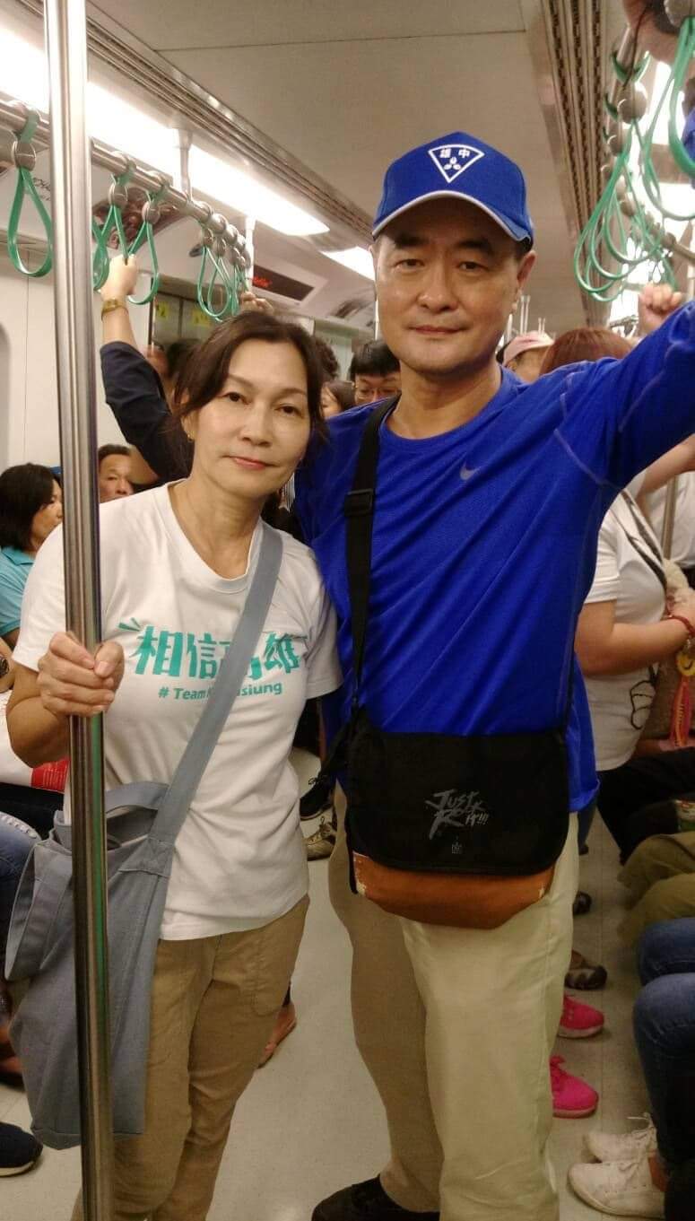 管碧玲說，「看到了嗎：吳醫師也「站票」到岡山」。 圖：翻攝自管碧玲臉書
