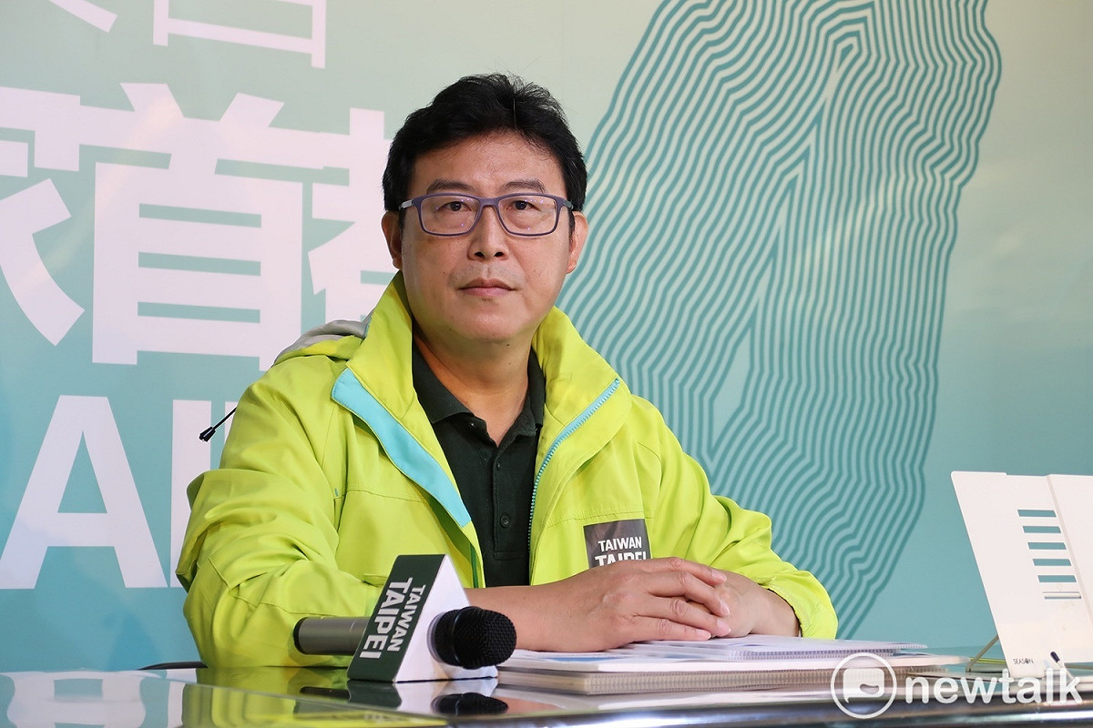 圖說：民進黨台北市長候選人姚文智19日要求黨中央對台北市副市長陳景峻幫柯文哲違紀站台一事清楚表態。 圖：林朝億/攝