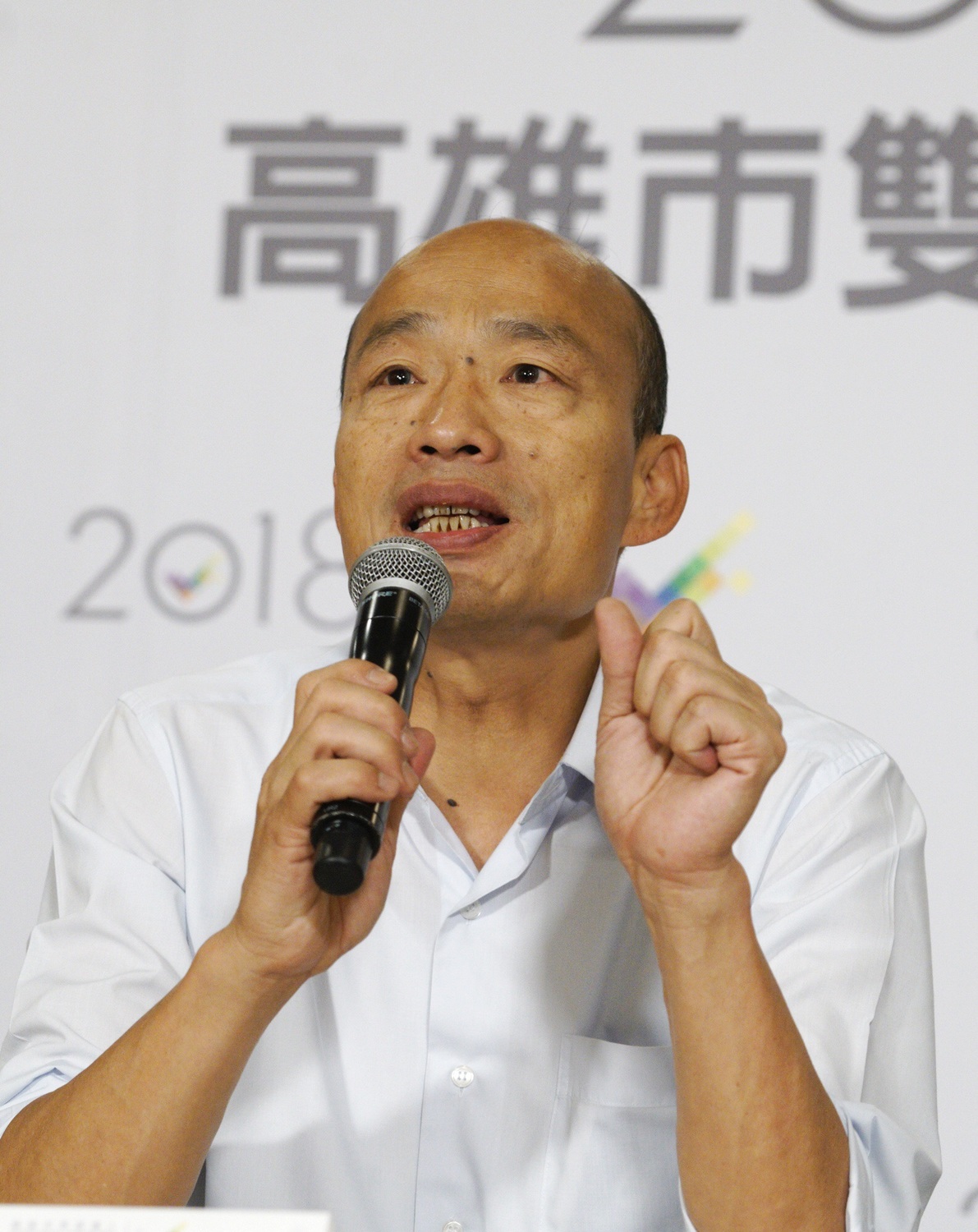 高雄市長電視辯論「直球對決」，會後主辦單位安排兩位戰將分別接受媒體訪問。國民黨候選人韓國瑜被問到給自己打幾分？韓的回答是：「我認真論述，評分就交給選民。」 圖：張良一/攝