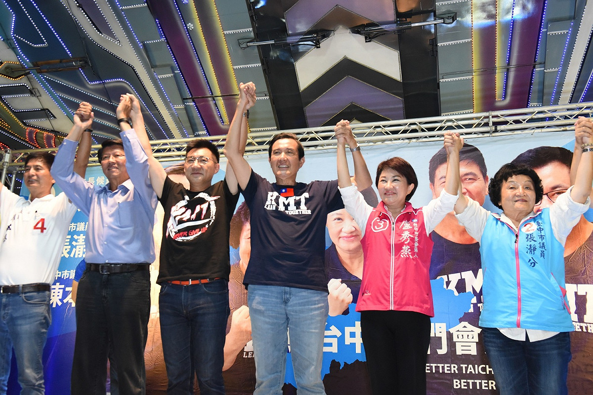 盧秀燕在豐原晚會有馬英九等人助講。 圖：盧秀燕競選總部/提供