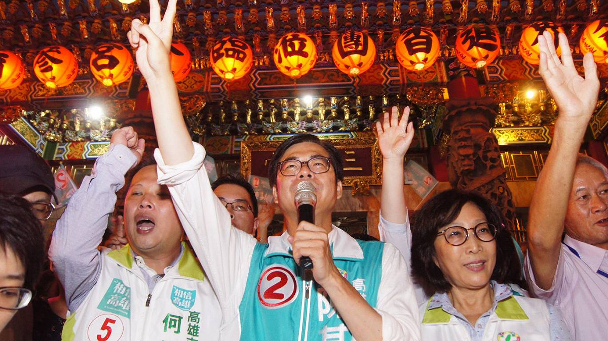 陳其邁入宮參拜三太子祈求高雄風調雨順 圖/陳其邁選辦