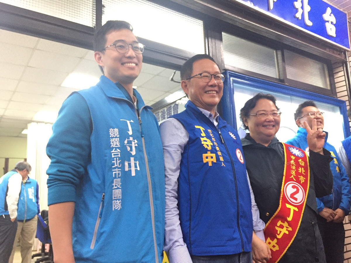 丁守中原本要聲請查封票匭重新計票，但丁的律師與幕僚今天到北院撤回聲請。 圖：趙婉淳／攝（資料照片）