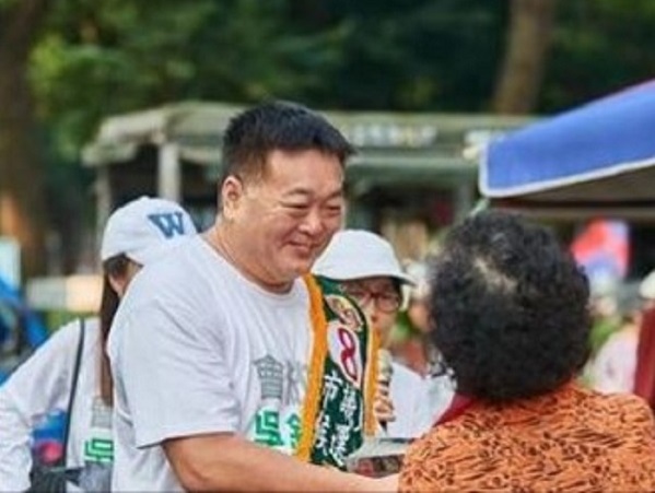吳銘賜原定23日出面說明，但檢方連日來連繫不到他本人，己發出強制拘提。 圖：翻攝吳銘賜臉書