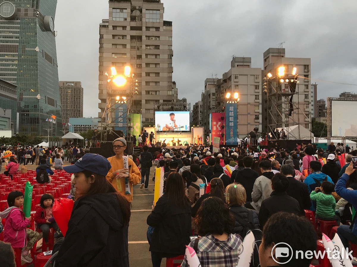 台北市長柯文哲選前之夜在四四南村。 圖 : 周煊惠 / 攝