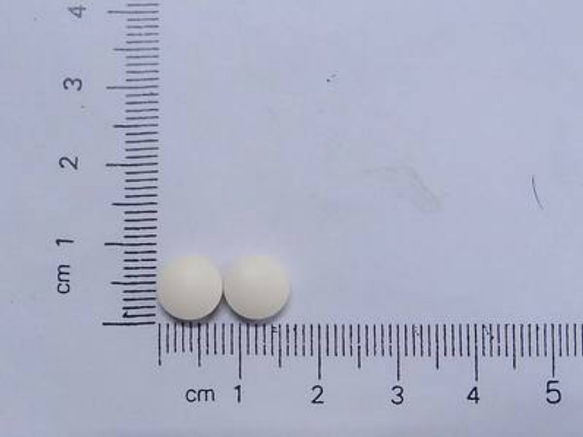 諾華降血壓藥「洛沙坦山德士膜衣錠50/12.5毫克」。 圖：截自食藥署藥物辨識資料查詢網站