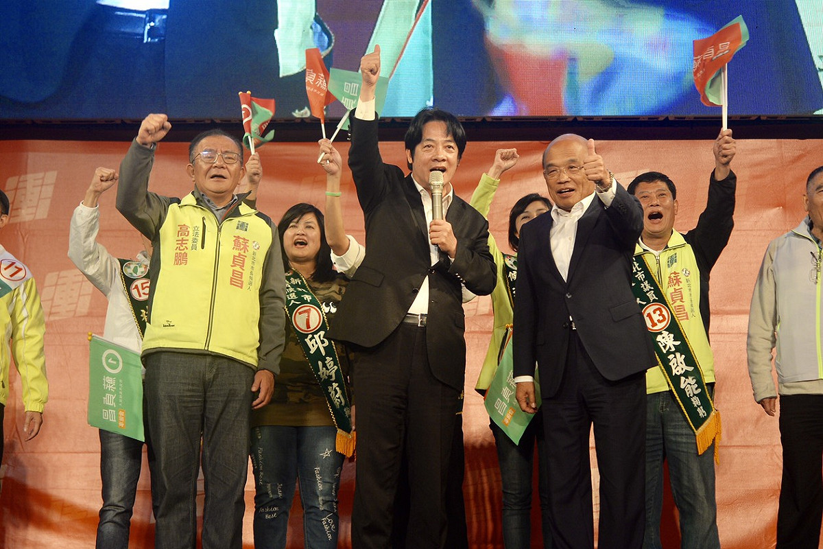 行政院長賴清德今（23）晚參與了新北市長候選人蘇貞昌分別在三重和板橋的兩場晚會。圖為三重晚會。 圖：蘇貞昌競辦/提供