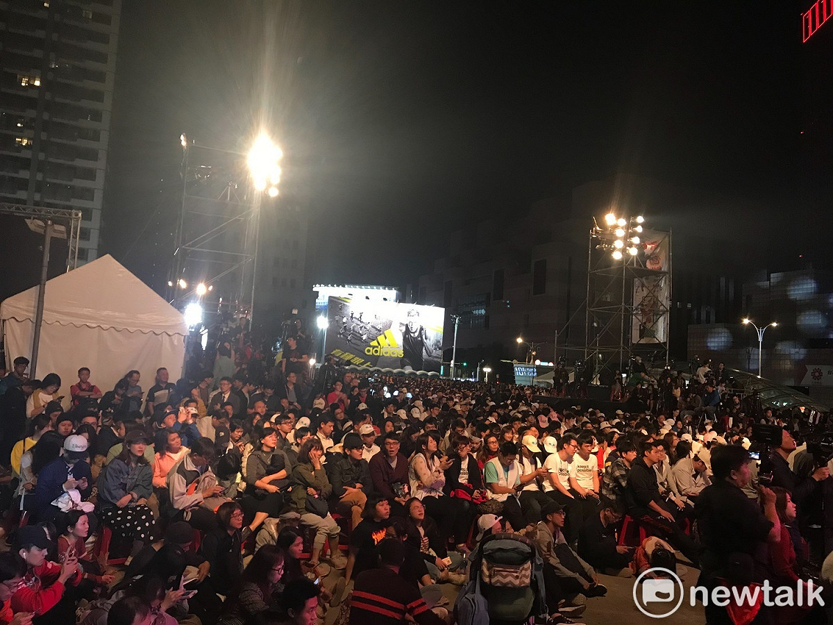 台北市長柯文哲四四南村活動現場，湧進2萬人。 圖 : 周煊惠 / 攝（資料照）