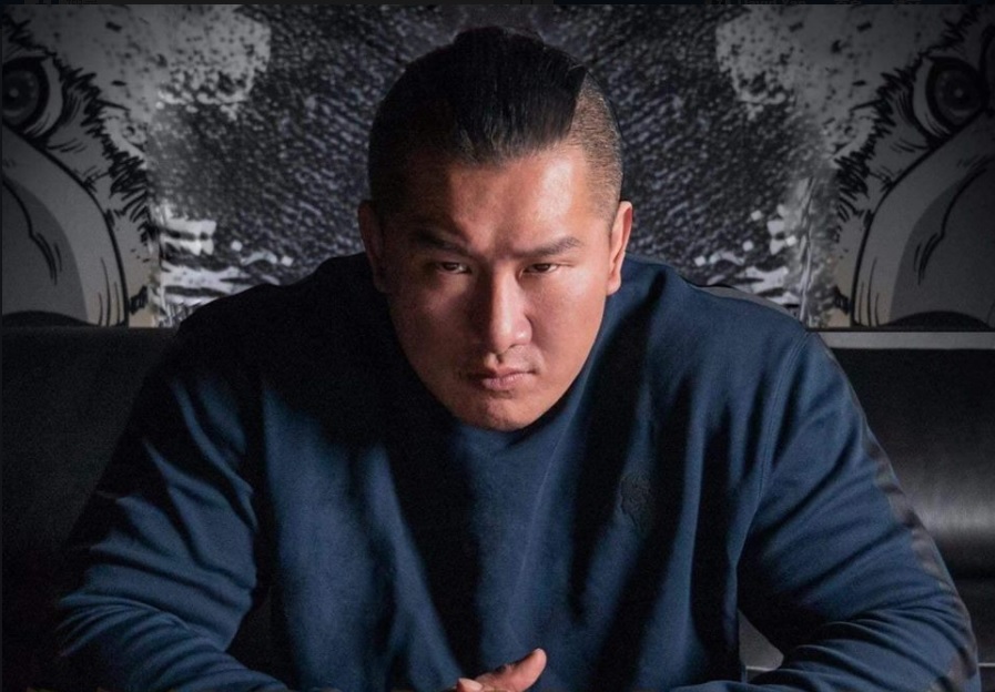 柯文哲在台北市長選戰以三千票之差險勝丁守中，館長在臉書向柯Ｐ表示歉意，認為也許真是因為他讓柯Ｐ拿到這麼少的票。 圖：翻攝自飆悍臉書