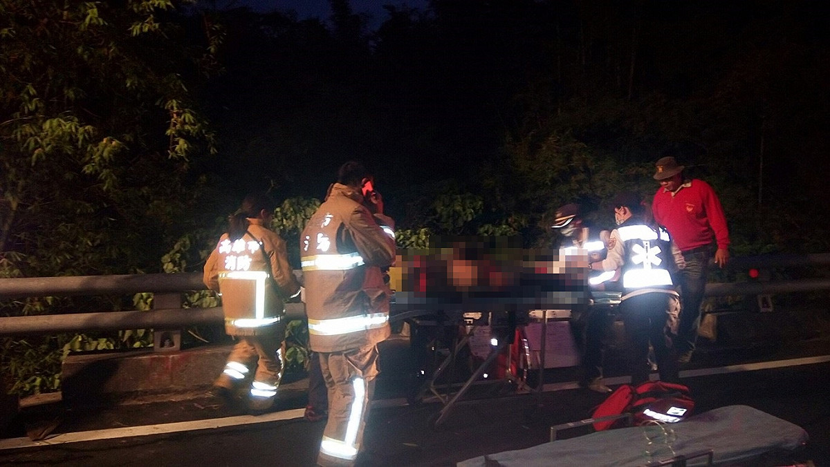 高雄市內門山區今(26)日凌晨發生一起死亡車禍。 圖：翻攝自網路