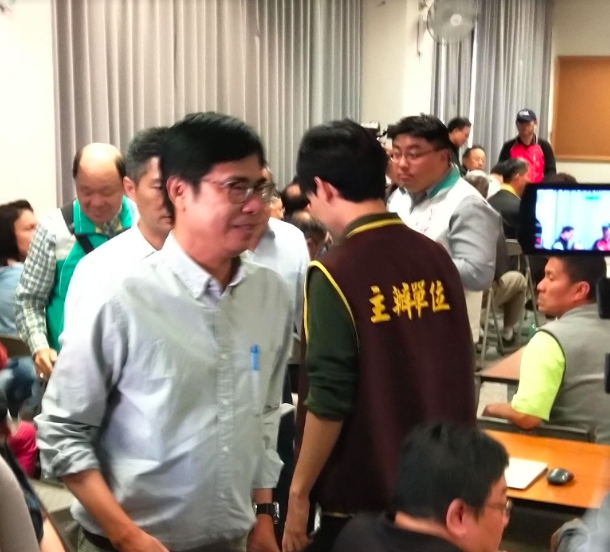 民進黨高雄市長候選人陳其邁27日與後援會幹部座談。 圖：金名/攝